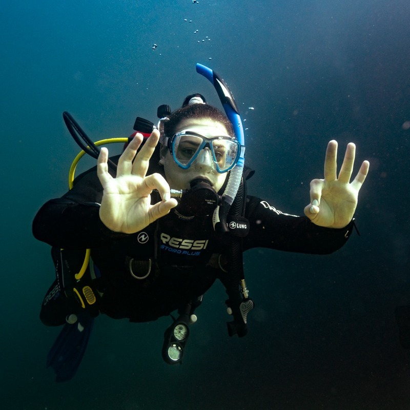 caboprivateguide-woman-diver