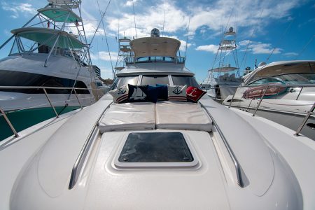 luxury boat charter in los Cabos